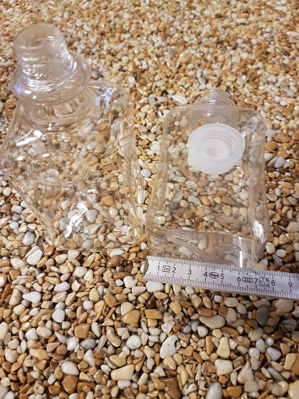 Enghalsflasche eckig Restposten mit Deckel GL 25 Volumen 500 ml