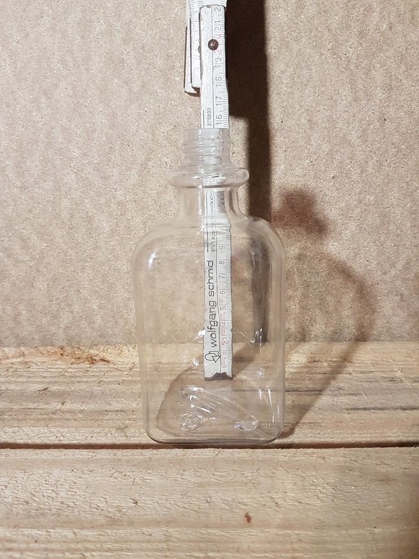 Enghalsflasche eckig Restposten mit Deckel GL 25 Volumen 500 ml