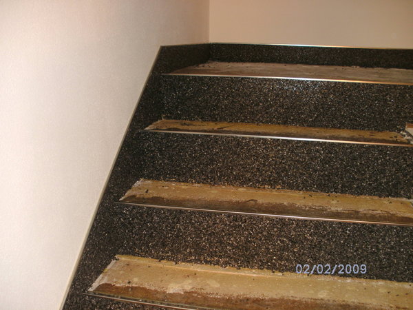 Steinteppich Treppe Stellstufe pro 1,5 lfm und Höhe 20 cm