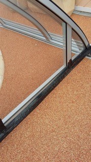 Treppensanierung mit PUR Flüssigfolie und Steinteppich